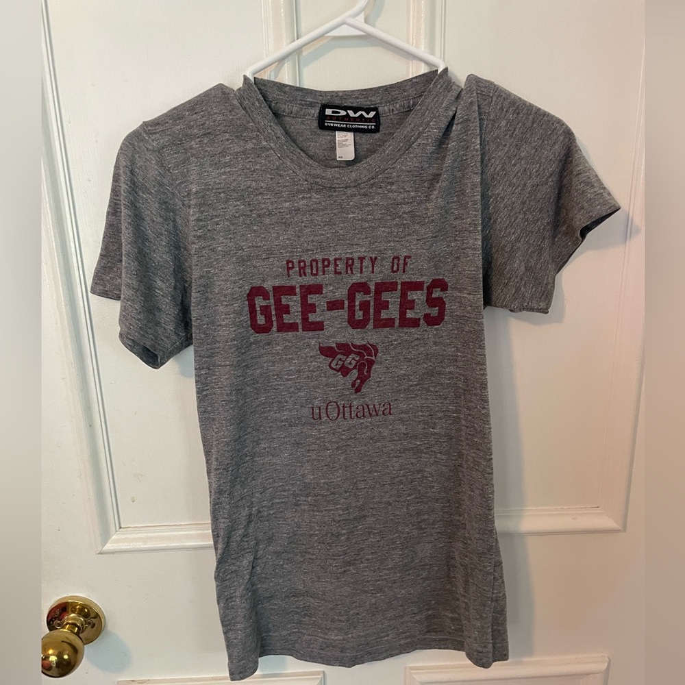 Nice UOttawa Gee Gees T-Shirt